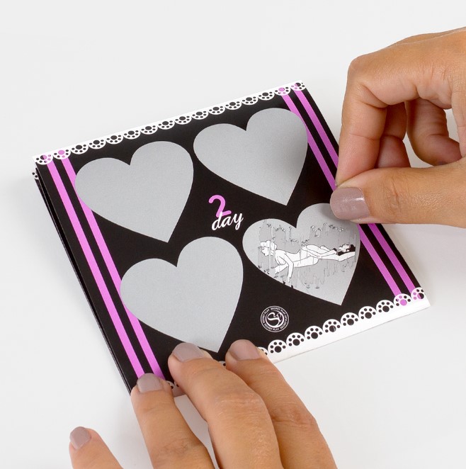 Joc Scratch&Sex pentru Cupluri Lesbiene